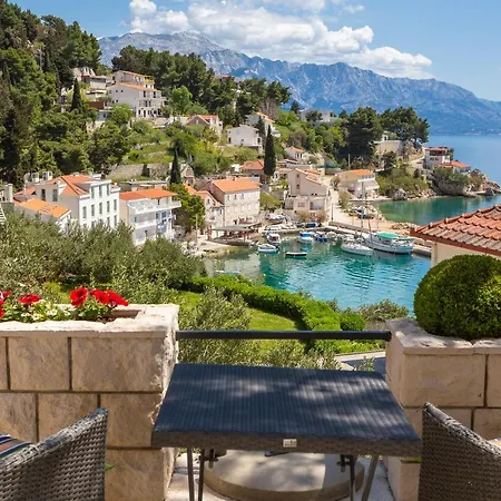 Seaside Kamelia Apartman Mimice