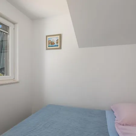 Apartment Seaside Kamelia *